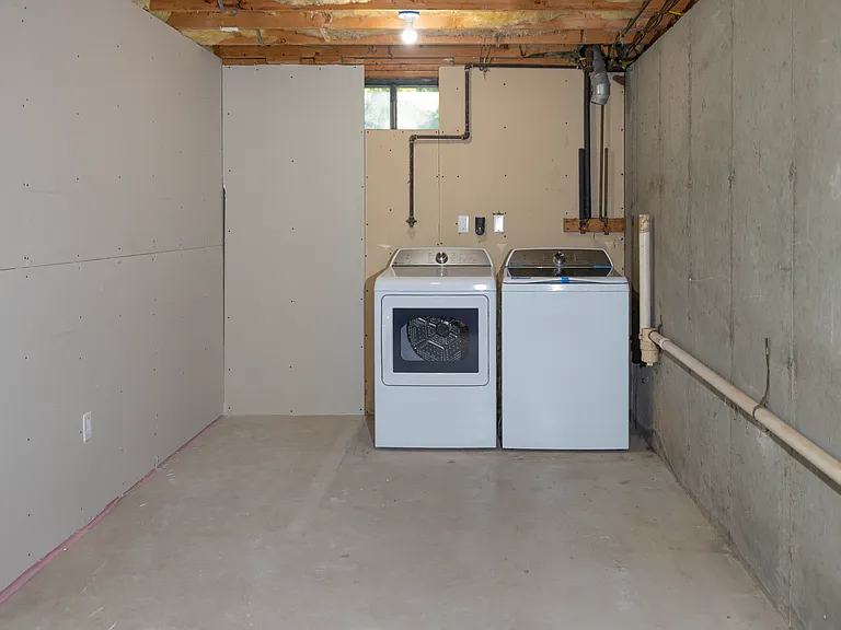 122 Leedham St #122 — Photo 21