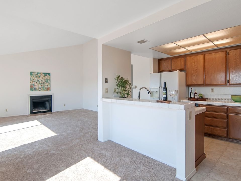 1st image of 7780 Parkway Dr #1402