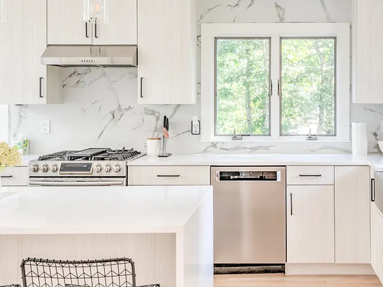 5 Woodhollow Dr — Photo 3