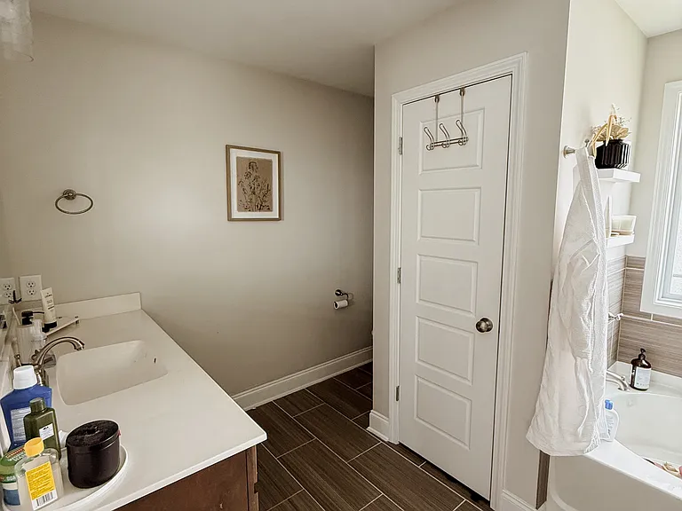 1201 Elizabeth Ln — Photo 22