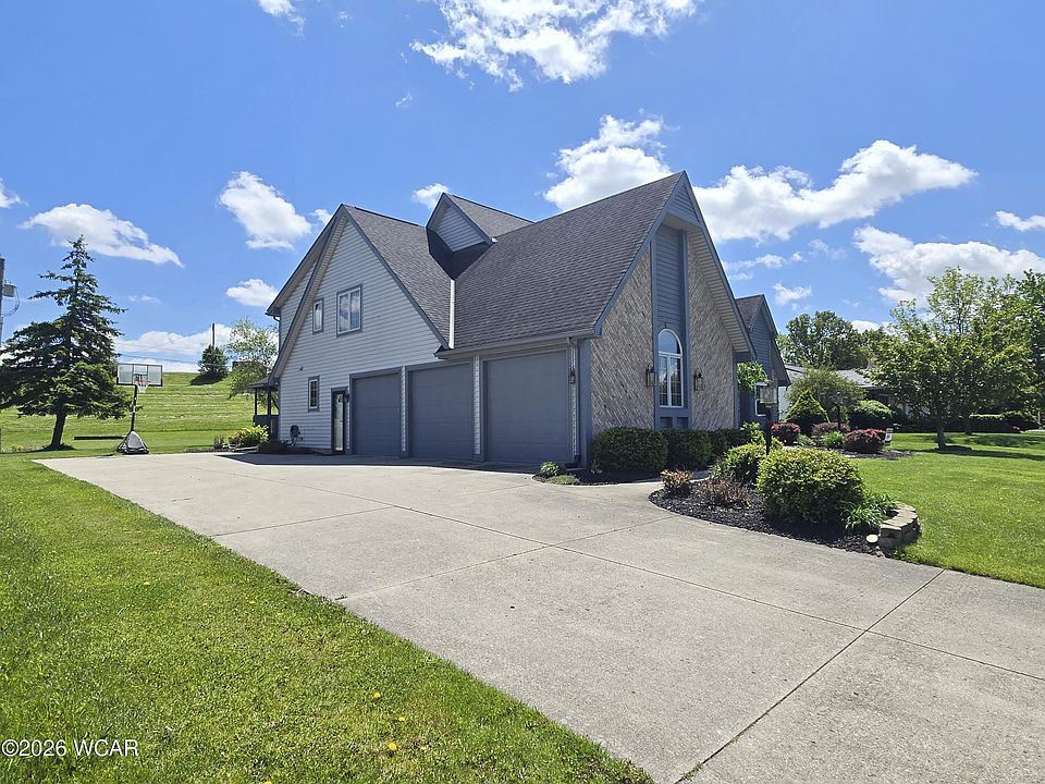 2nd image of 820 Yorkshire Dr