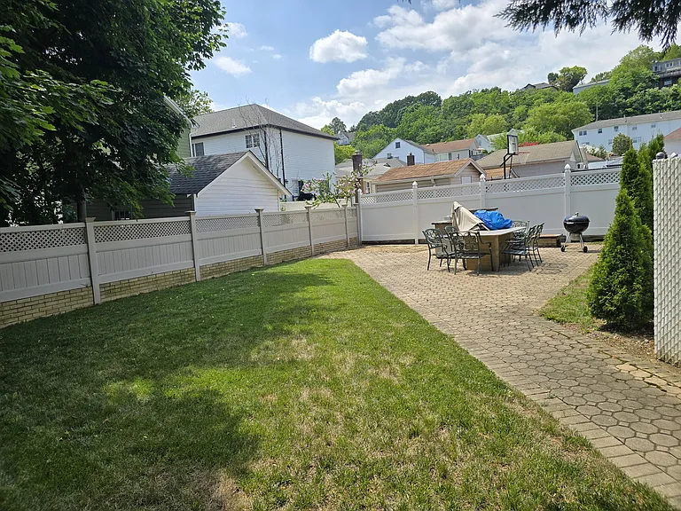 46 Adams Ave #2 — Photo 28
