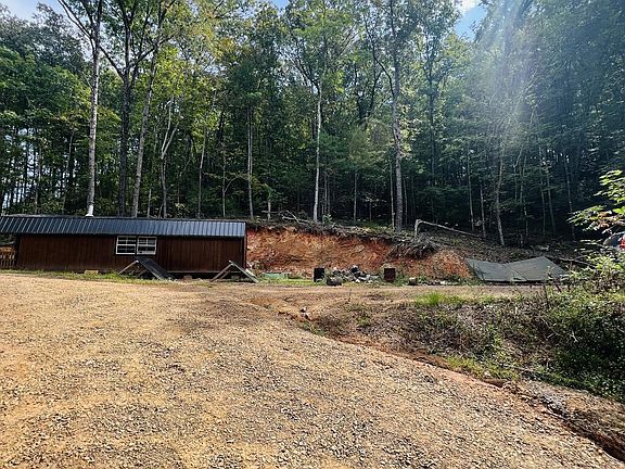 4th image of 1005 Cliff Raper Rd