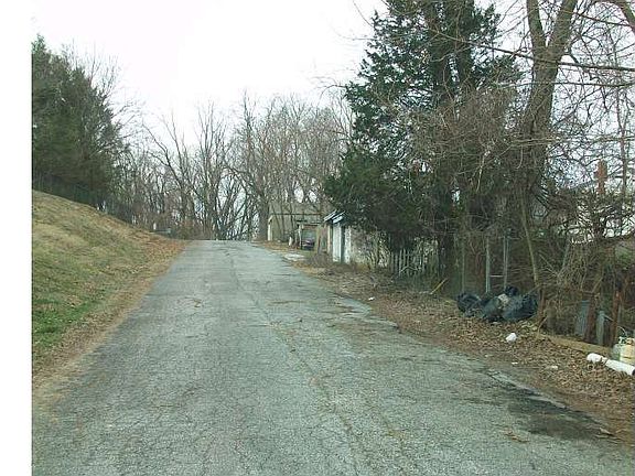 3rd image of 43 Wood St