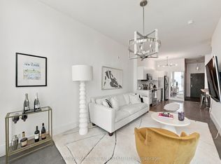 625 Queen St E #410, Toronto, ON M4M1G7