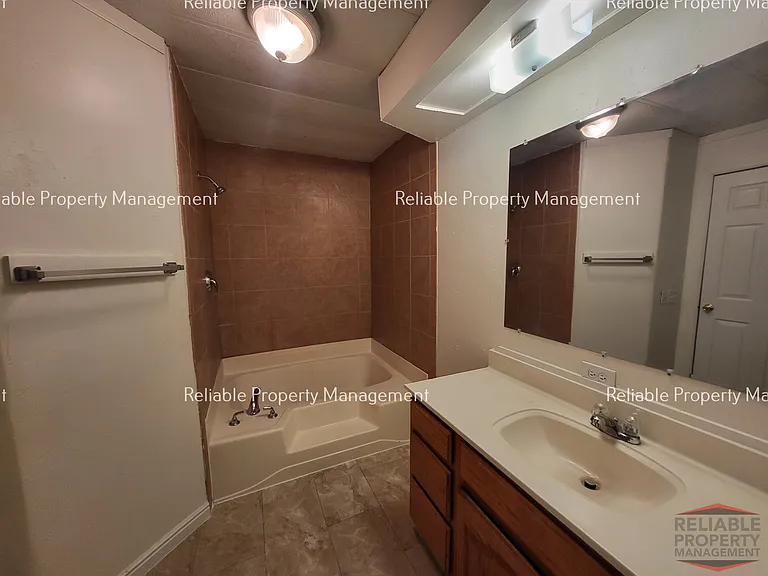 820 Stevens Dr — Photo 11