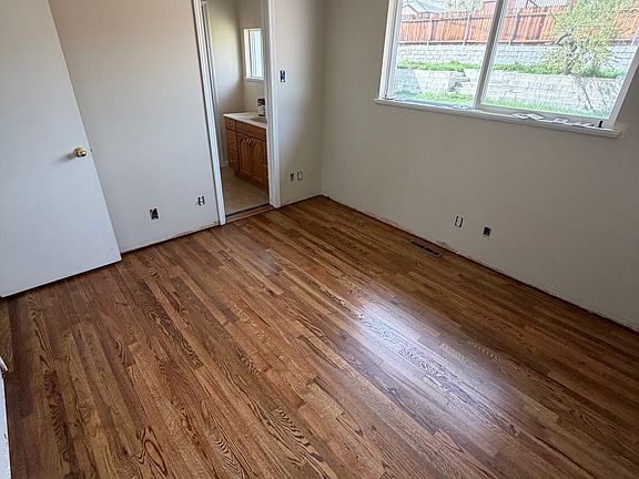 5th image of 3675 Downey Ave