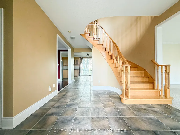 704 Foxcroft Blvd — Photo 3