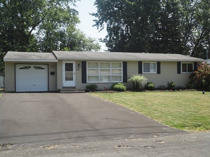 1st image of 110 Midwood Dr