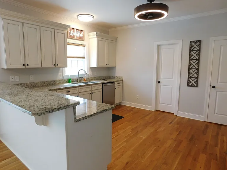101 Staffordshire Dr — Photo 13