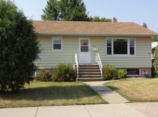 616 3rd St NW, Valley City, ND 58072