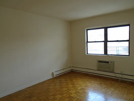 Rented by 18 REALTY | media 12