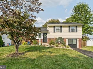 609 Stewart Rd, Hatboro, PA 19040