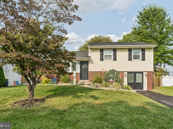 609 Stewart Rd, Hatboro, PA 19040