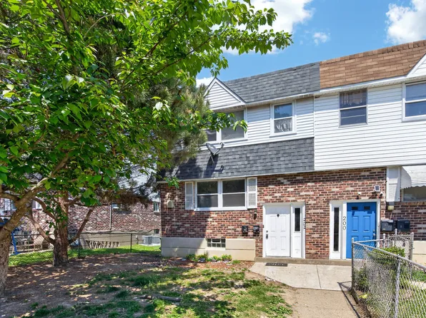 202 Green St #1, Holmes, PA 19043