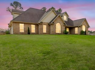 127 Copperwood Loop, Lufkin, TX 75901