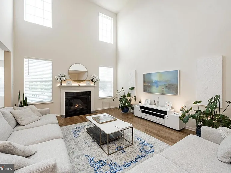 427 Lee Pl — Photo 7