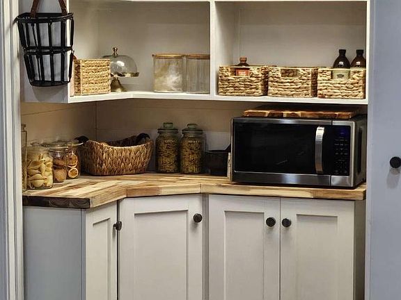 3rd image of 11408 Dutch Hollow Rd