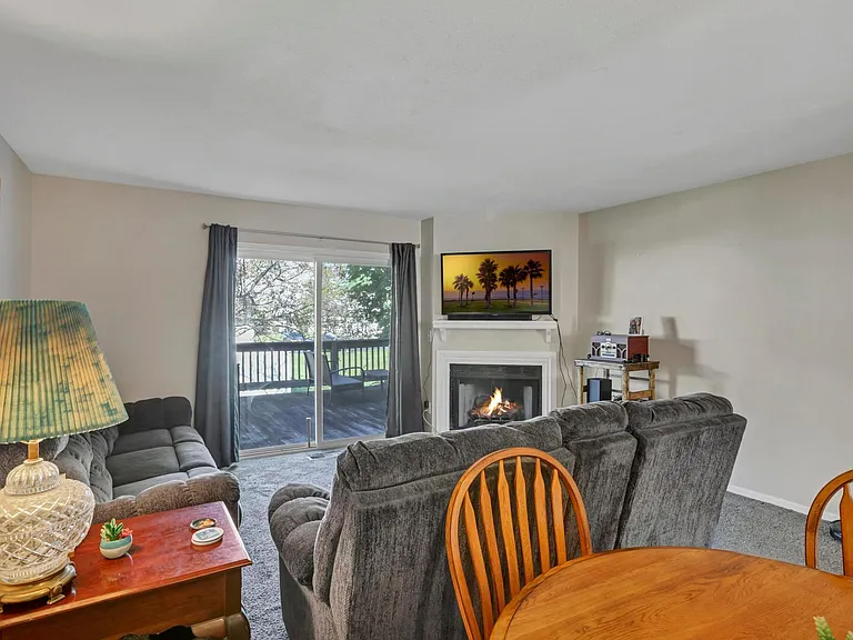189 Hawkins Ln #F — Photo 16