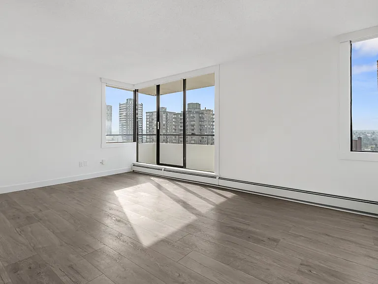 1202 Harwood St — Photo 28