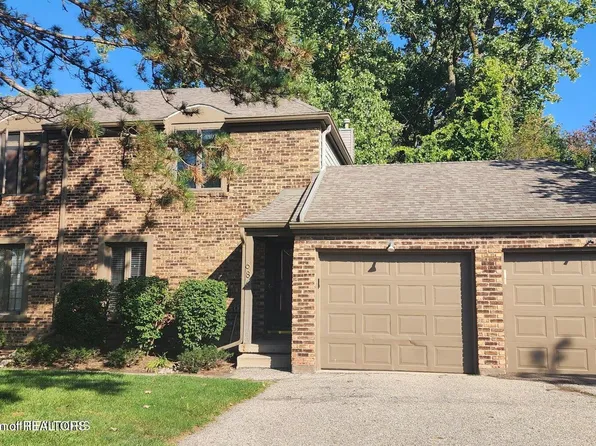 686 Jaywood Dr, East Lansing, MI 48823