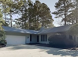 250 Lake Forest Dr, Pinehurst, NC 28374