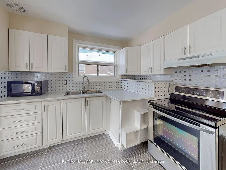 207 Septonne Ave #MAIN — Photo 9