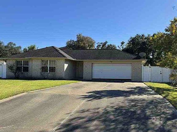 2nd image of 2563 Pinehurst Dr