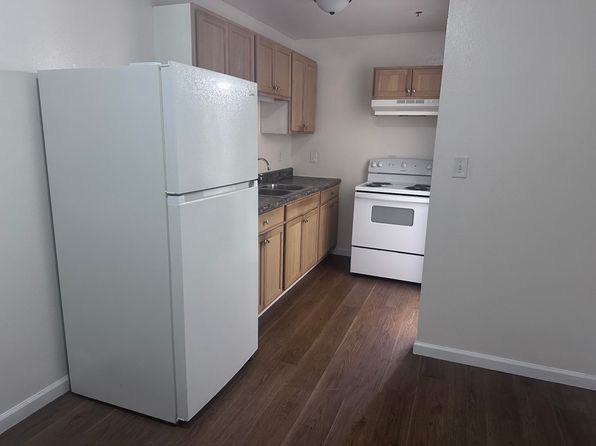 408 Lewis Rd #11