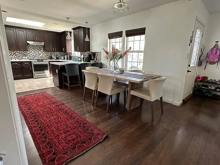 501 Bradley Ave — Photo 6