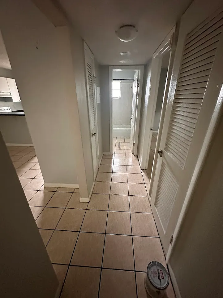 Parson's Green Courtyard Apartments — Photo 1
