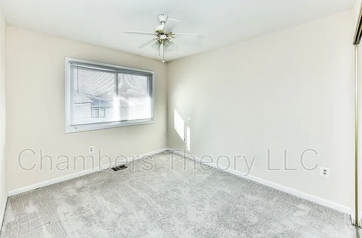 8088 Edinburgh Dr — Photo 22