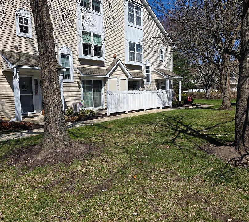 2nd image of 1303 Wharton Rd