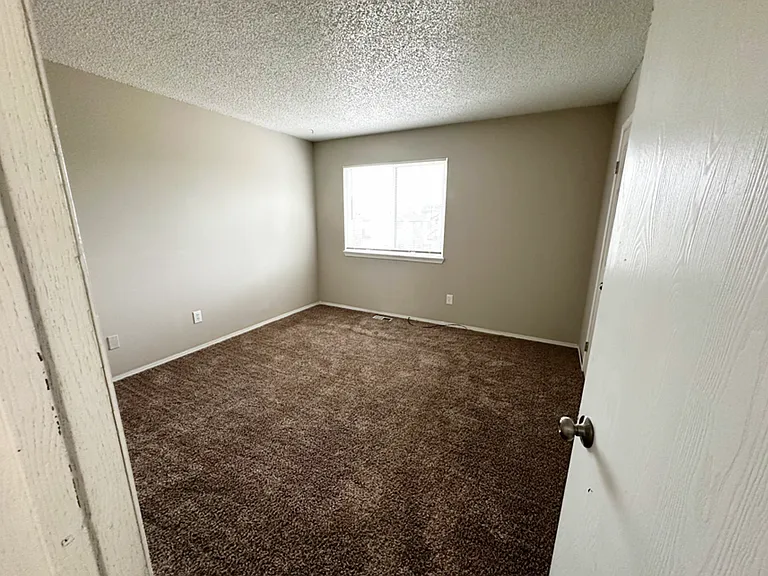 1121 Mazatlan Cir. — Photo 13