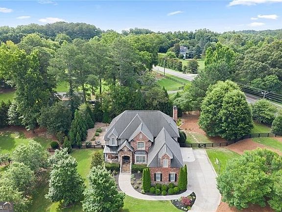 4th image of 16005 Segwick Dr