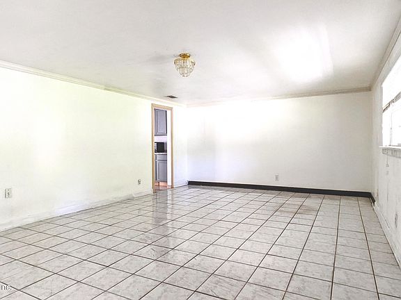 4th image of 8324 Susie St