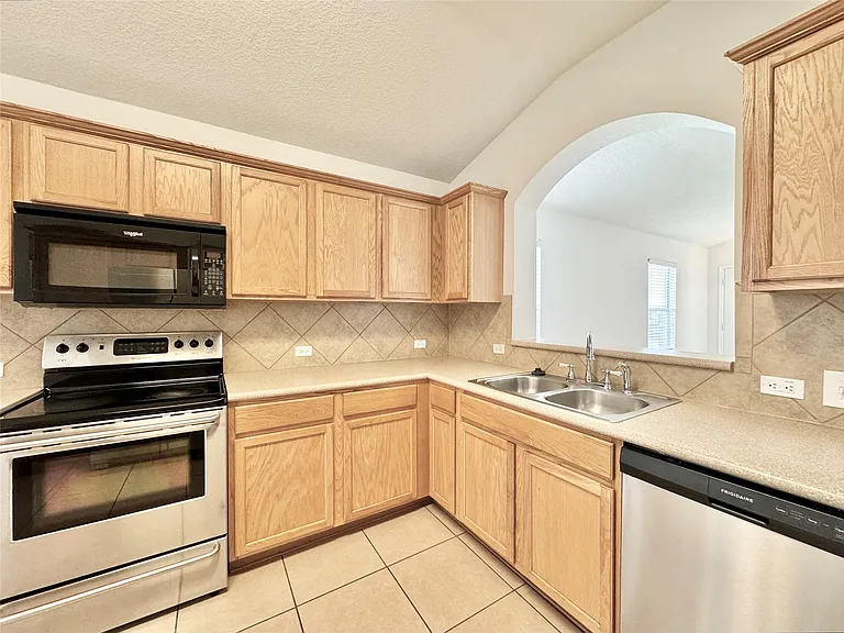 1015 Aiken Dr — Photo 14