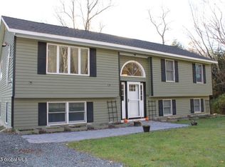 156 Old Post Rd, New Lebanon, NY 12125