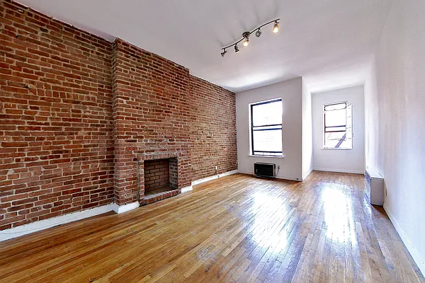 Rented by CitySites Real Estate Group | media 1