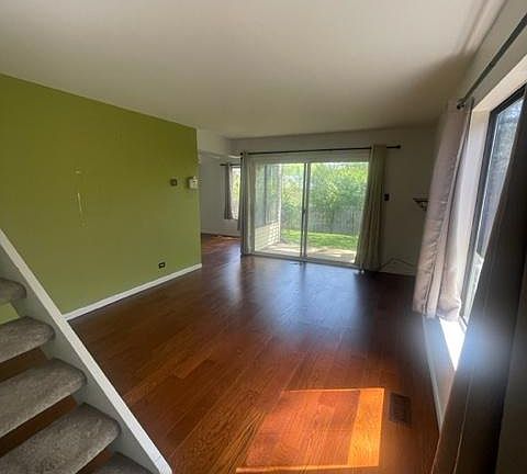 3rd image of 9 Wildwood Ln