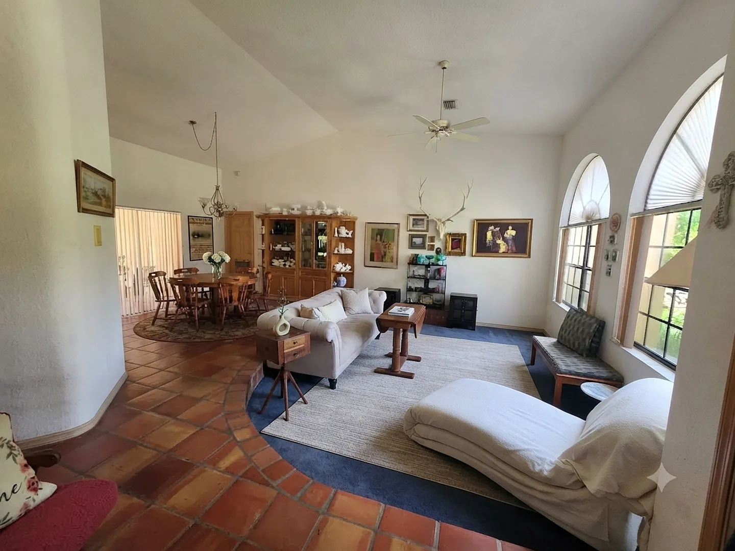 Gorgeous Huge 4 Bedroom 2 Bathroom Pool House with Bonus room — Photo 3