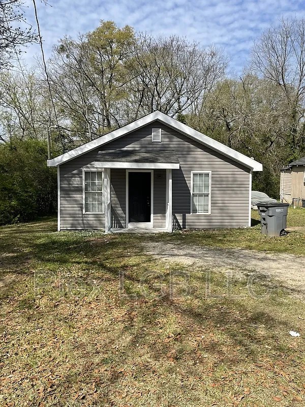 2 bed, 1.0 bath, 861 sqft, $1,025 — Photo 1