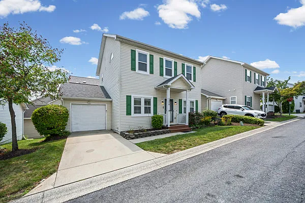 3 bed, 2202 sqft, $3,500 — Photo 2