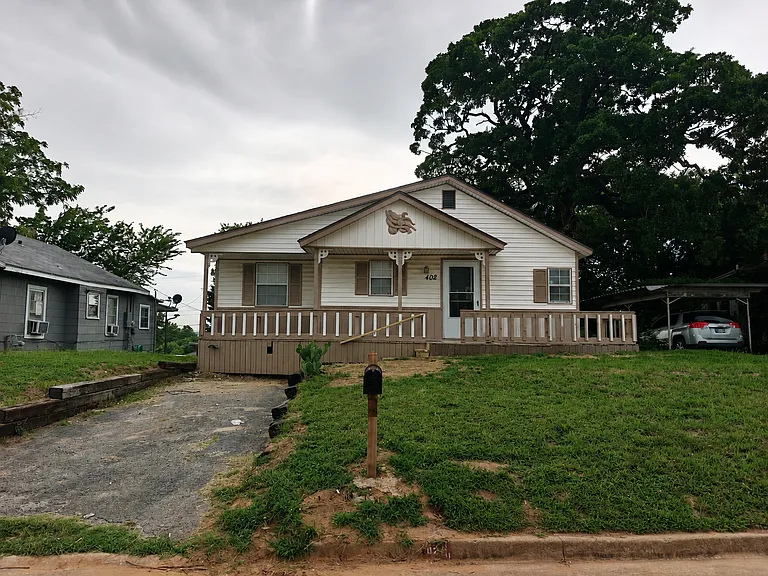 402 N Grant Ave — Photo 1