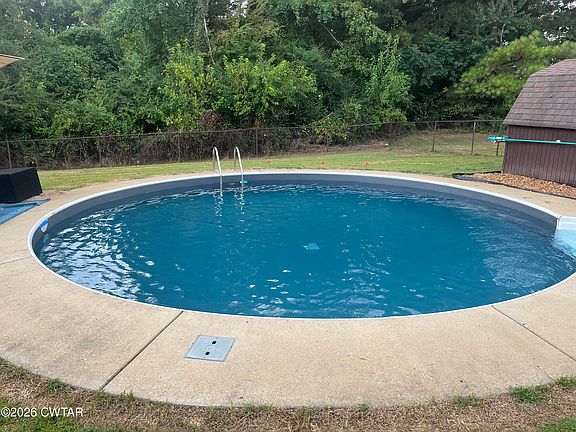 5th image of 102 Aaron Dr