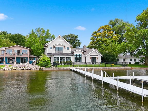 4th image of 1125 Country Club Ln