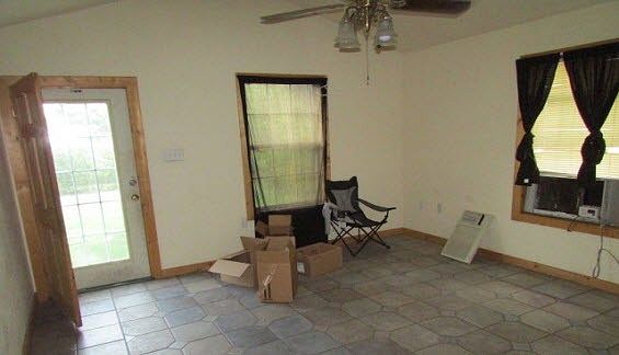 5th image of 718 Carolina St