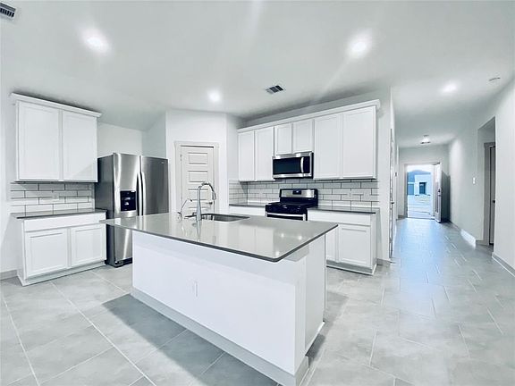 3rd image of 28926 Yachting Point Ln