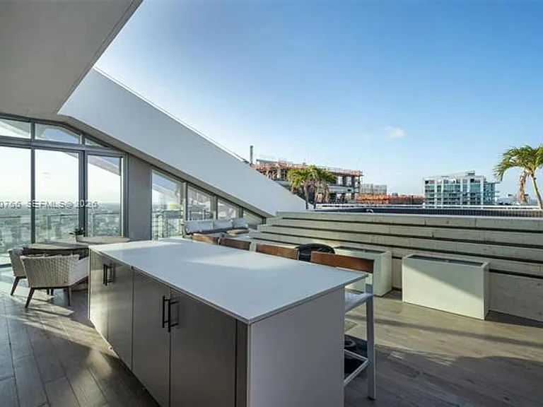 88 SW 7th St #4203 — Photo 15