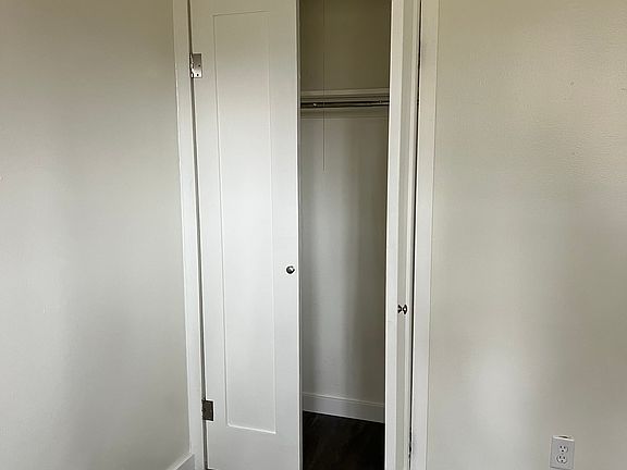 5th image of 1726 Marlboro Ave